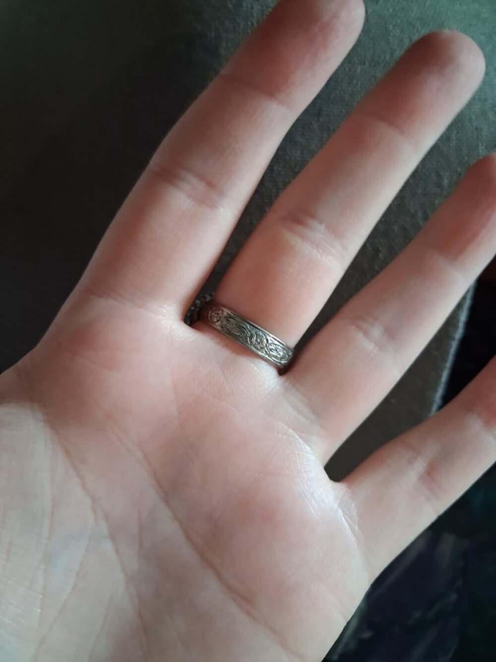 Sizeable Abalone ring - Picture 6 of 6